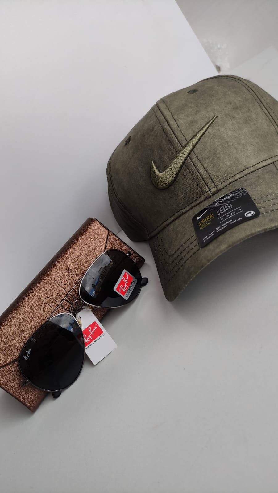 KIT GORRA NIKE 1.1 + GAFAS RAYBAN ESTUCH